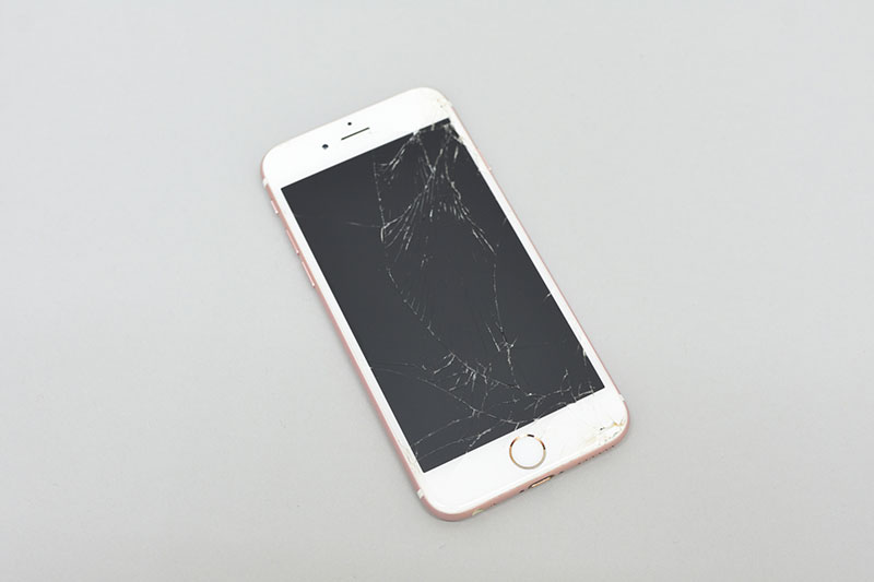 iPhone画面割れ